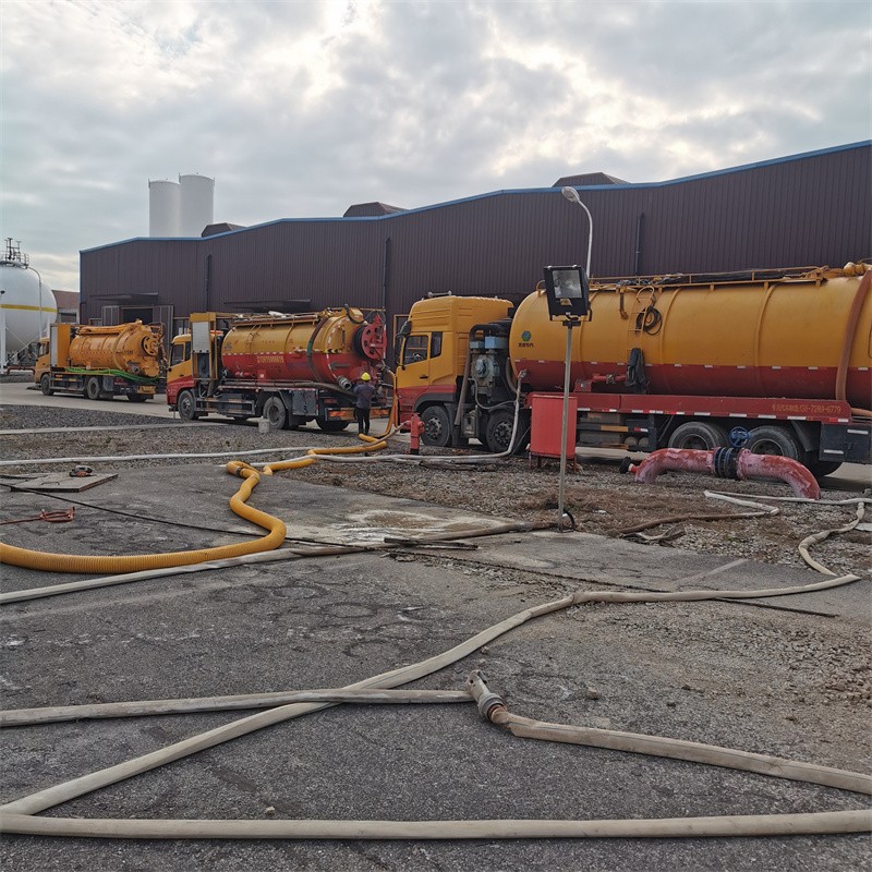 港口污水池清理